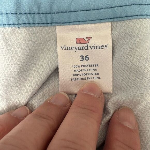 Vineyard Vines Swim Trunk Light and Dark Blue Fish Design, Size Large/36 - Picture 3 of 7
